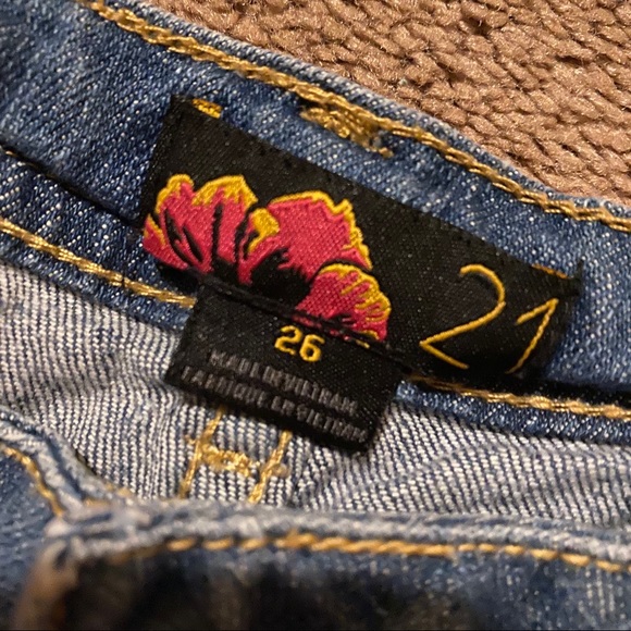 Denim shorts - Picture 3 of 3